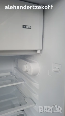 Малък хладилник за вграждане BEKO BU 1153 HCN 82.00 см, снимка 5 - Хладилници - 51249579