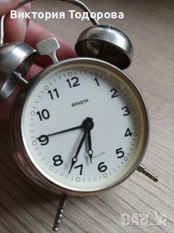 Продавам малък часовник будилник Ракета , снимка 4 - Антикварни и старинни предмети - 39438731