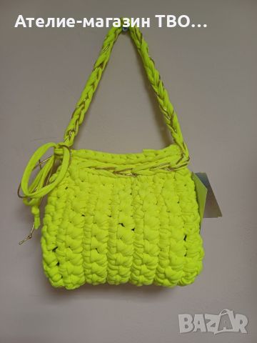 Дамска малка плетена чанта, снимка 3 - Чанти - 46379849