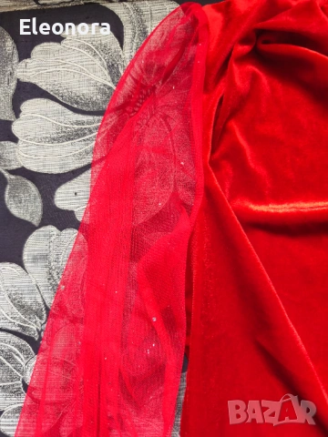 Червена блуза , снимка 2 - Корсети, бюстиета, топове - 53570967