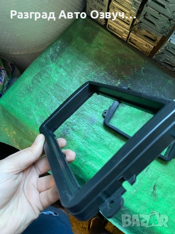 Преходна рамка за VW Golf 5, Sharan, Touran, Passat и други. От оригинално радио към 2DIN, снимка 4 - Аксесоари и консумативи - 51873022