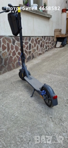 Електрическа тротинетка Xiaomi mi3, снимка 5 - Друга електроника - 53837111