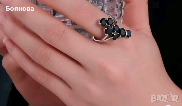 Сребърен комплект с естествен черен Шпинел 