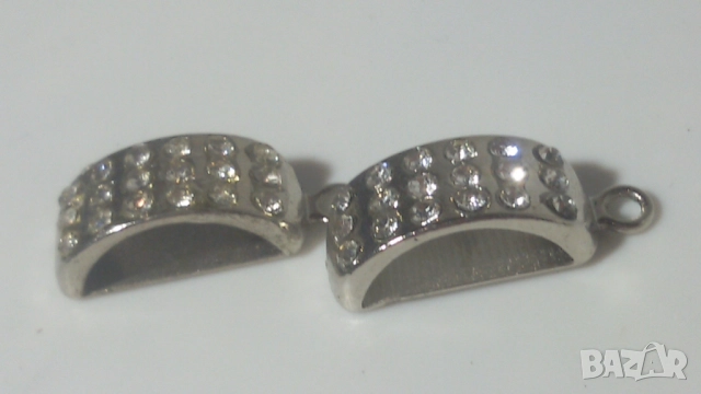 Две обици с 18 камъчета всяка, заоблени, снимка 3 - Обеци - 51509834