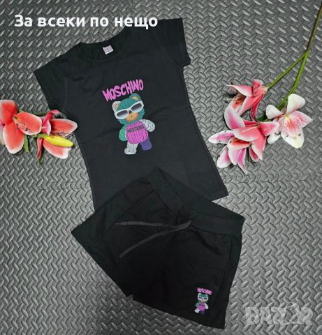 Дамски екип Moschino, снимка 3 - Спортни екипи - 45948783