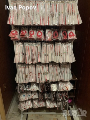 Мартеници на стелаж! На едро!ниски цени, снимка 6 - Гривни - 53341272