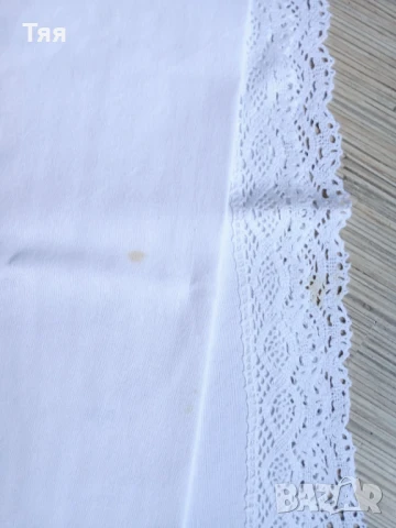 Бродирана покривка , снимка 7 - Покривки за маси - 51386644