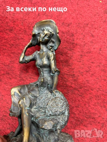 “Пастирката” великолепна млада дама с агънце, бронз, удивителна красота, майсторство Код P1936, снимка 5 - Декорация за дома - 53731670