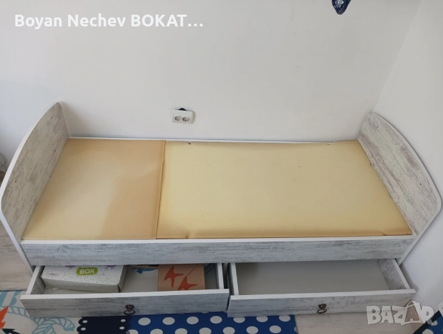 Детско легло,бебешко креватче-2в1 бюро 