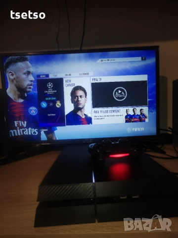 Playstation 4 с джойстик и 4 игри  500GB