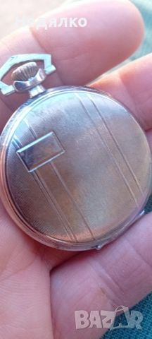 Рядък тънък швейцарски джобен часовник, снимка 2 - Антикварни и старинни предмети - 45141194
