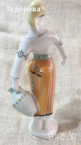 Порцеланова фигура, снимка 3 - Антикварни и старинни предмети - 53933030