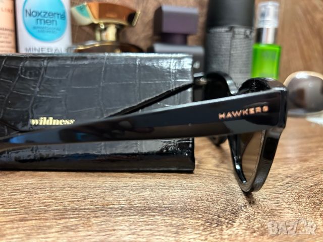 Слънчеви очила Hawkers, снимка 4 - Слънчеви и диоптрични очила - 46256654