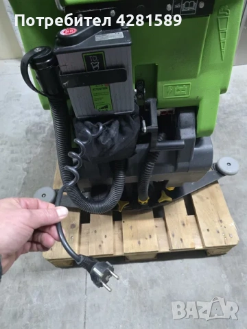 Професионална италианска почистваща машина за под IPC CT70 на батерии, снимка 10 - Други машини и части - 53654611