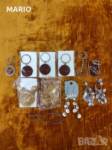 Продавам бижута и ключодържател., снимка 2 - Бижутерийни комплекти - 49727739