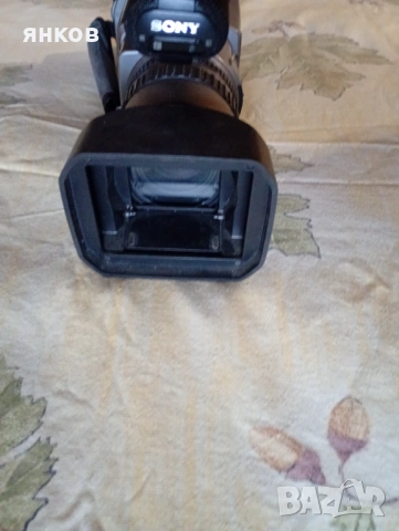 Предлагам видео камера Soni., снимка 2 - Камери - 53936623