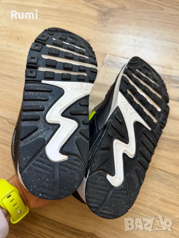Оригинални юношески маратонки NIKE Air Max 90 Toggle! 34,5 н, снимка 8 - Детски маратонки - 52179924