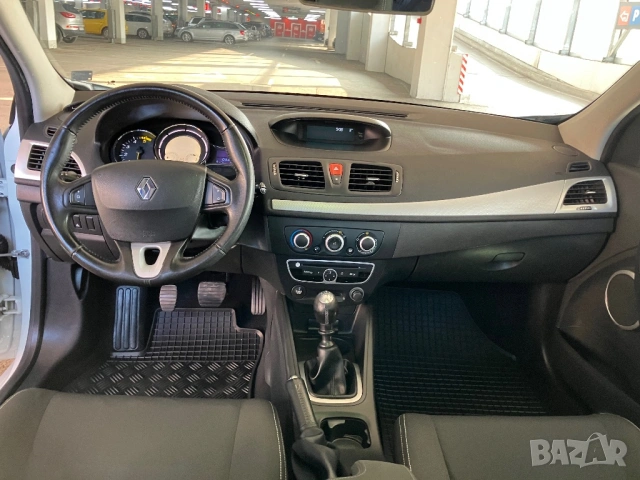 Renault Megane 1.5 Dci 110k.c., снимка 10 - Автомобили и джипове - 53731884