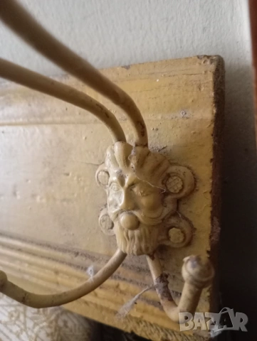 Стара закачалка за стена, снимка 2 - Антикварни и старинни предмети - 53754856