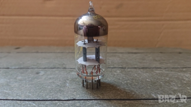 Радиолампа TESLA ECC82. , снимка 2 - Ресийвъри, усилватели, смесителни пултове - 51583318