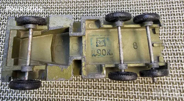 Руска съветска винтидж играчка военен камион  Краз, снимка 4 - Колекции - 49938100