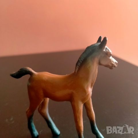 Колекционерска фигурка Schleich Horse Brown Foal W.Germany 13103, снимка 9 - Колекции - 45935829