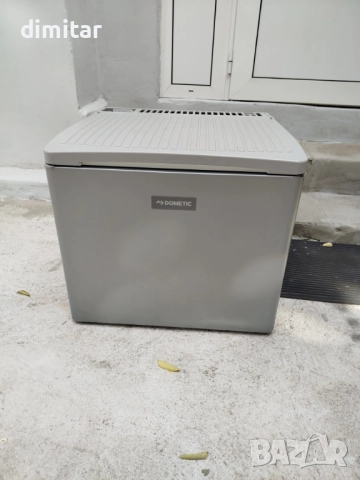 Хладилник Dometic на 12*220 V- gaz -41 литра, снимка 2 - Хладилни чанти - 52814249