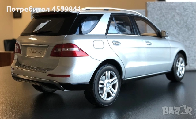 1:18 Mercedes-Benz ML-Klasse Minichamps Модел За Колекционери!, снимка 8 - Колекции - 53771226