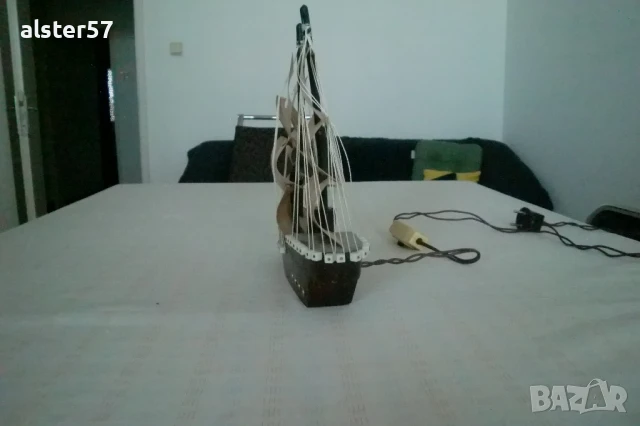 Дървен макет на платноход-с функция на нощна лампа, снимка 3 - Антикварни и старинни предмети - 50814144