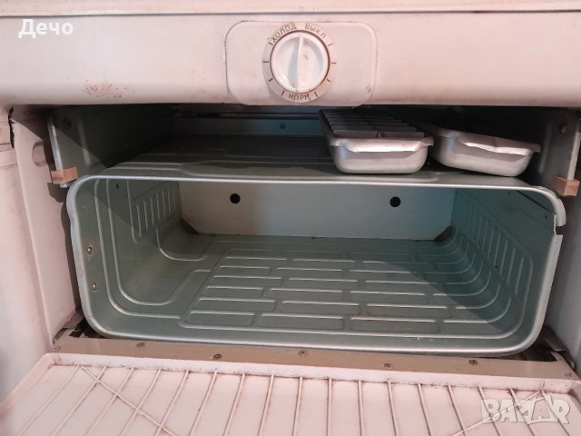 РАБОТЕЩ СТАР РЕТРО ХЛАДИЛНИК ЗИЛ МОСКВА , снимка 3 - Антикварни и старинни предмети - 53827659