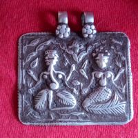 Старинен хиндуистки амулет., снимка 1 - Колиета, медальони, синджири - 45732492