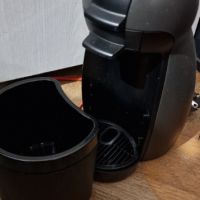 Кафемашина Dolce Gusto Krups + малък контейнер за кафе капсули, снимка 2 - Кафемашини - 45585786