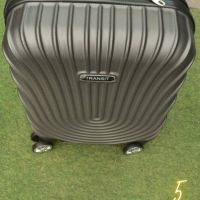 Стилен куфар с колелца за ръчен багаж с твърдо покритие 40/30/20см, снимка 6 - Куфари - 45470511