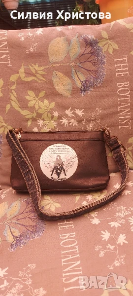 Продавам малка дамска чанта от естествена кожа, снимка 1