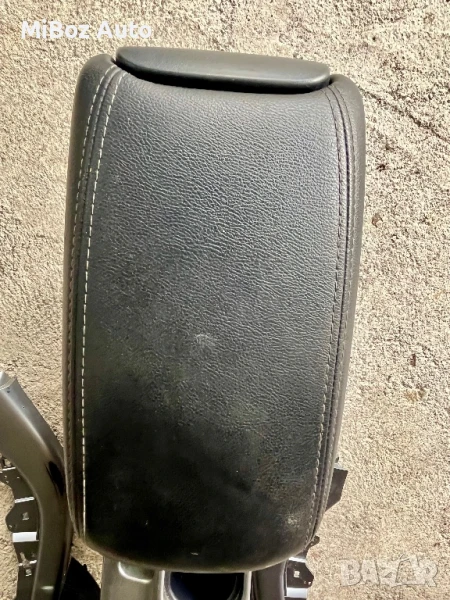 Капак подлакътник Мицубиши Аутлендър 2 Mitsubishi Outlander (2006-2012), снимка 1