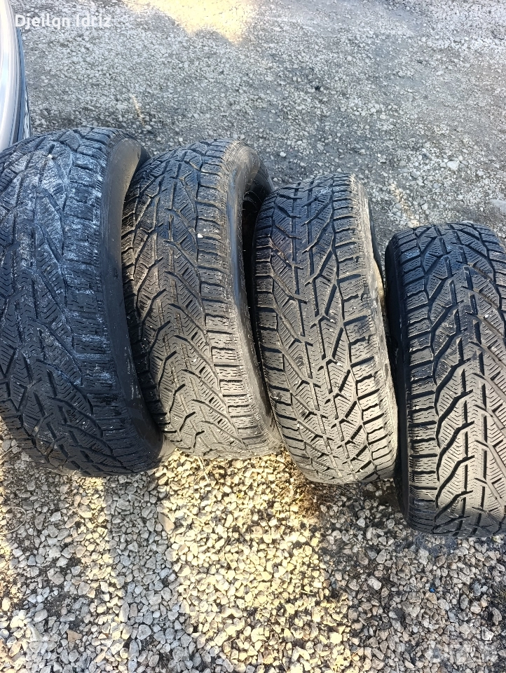 225/65/17 зимни , снимка 1