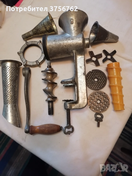 Продавам запазена месомелачка номер 8, снимка 1