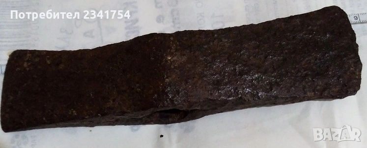 Продавам стара брадва, снимка 1