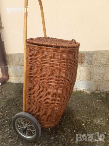 пазарска количка с ратанов кош