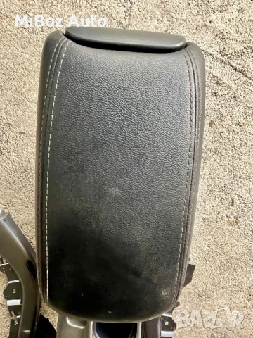 Капак подлакътник Мицубиши Аутлендър 2 Mitsubishi Outlander (2006-2012), снимка 1