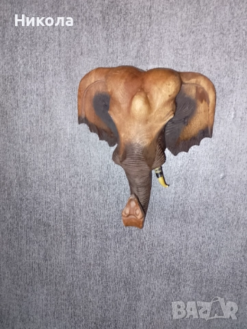 Голяма слонска дървена глава