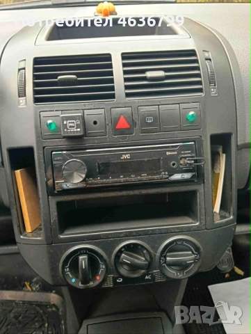 Продавам VW Polo 1.4 бензин/газ 2004г. плюс  8 зимни и летни гуми и 4 джанти. Цена 3500лв., снимка 6 - Автомобили и джипове - 52772872