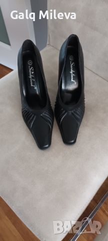 Обувки , снимка 2 - Дамски обувки на ток - 46332374