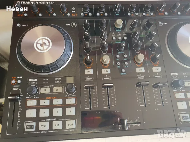 DJ TRAKTOR KONTROL S4 MK 2, снимка 2 - Ресийвъри, усилватели, смесителни пултове - 47834121