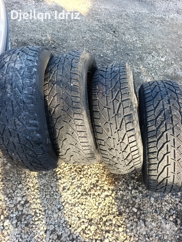 225/65/17 зимни 