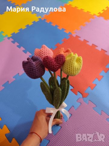 Плетени лалета в различни цветове - подарък за всеки повод, снимка 1 - Декорация за дома - 45325573