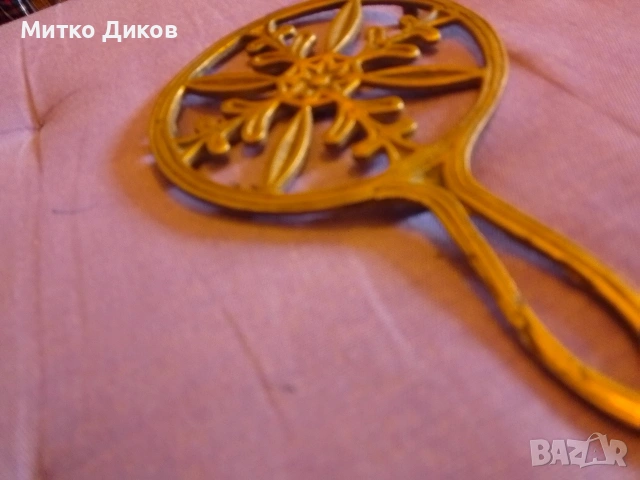 Месингова подложка за топли предмети ютия и други винтидж Н-172мм фи 105 мм, снимка 2 - Антикварни и старинни предмети - 53566301