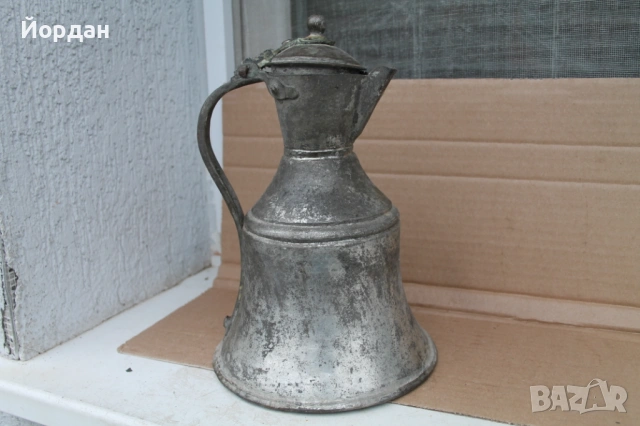 Стара медна кана за вода