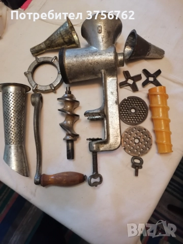 Продавам запазена месомелачка номер 8