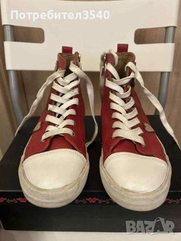 Червени дамски кецове Moschino, снимка 10 - Кецове - 37131584